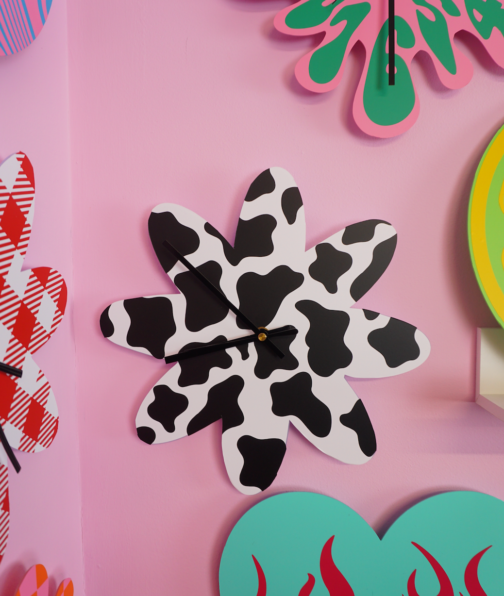 Cow print flower shaped decorative clock silent movement