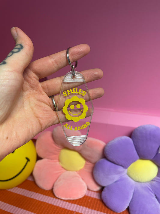 CLEARANCE -smiling all round motel keychain