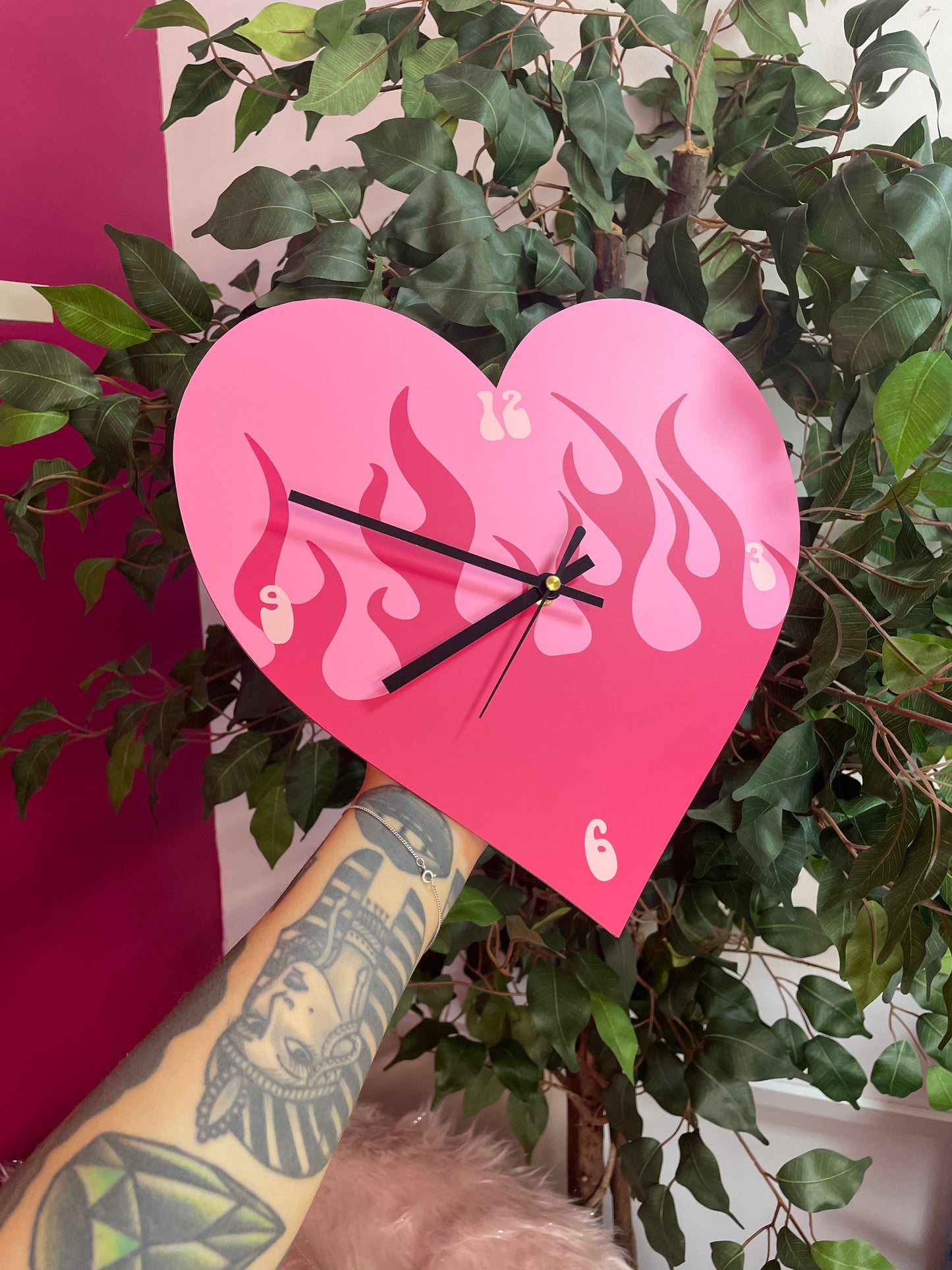 Flames heart shaped decorative clock silent movement