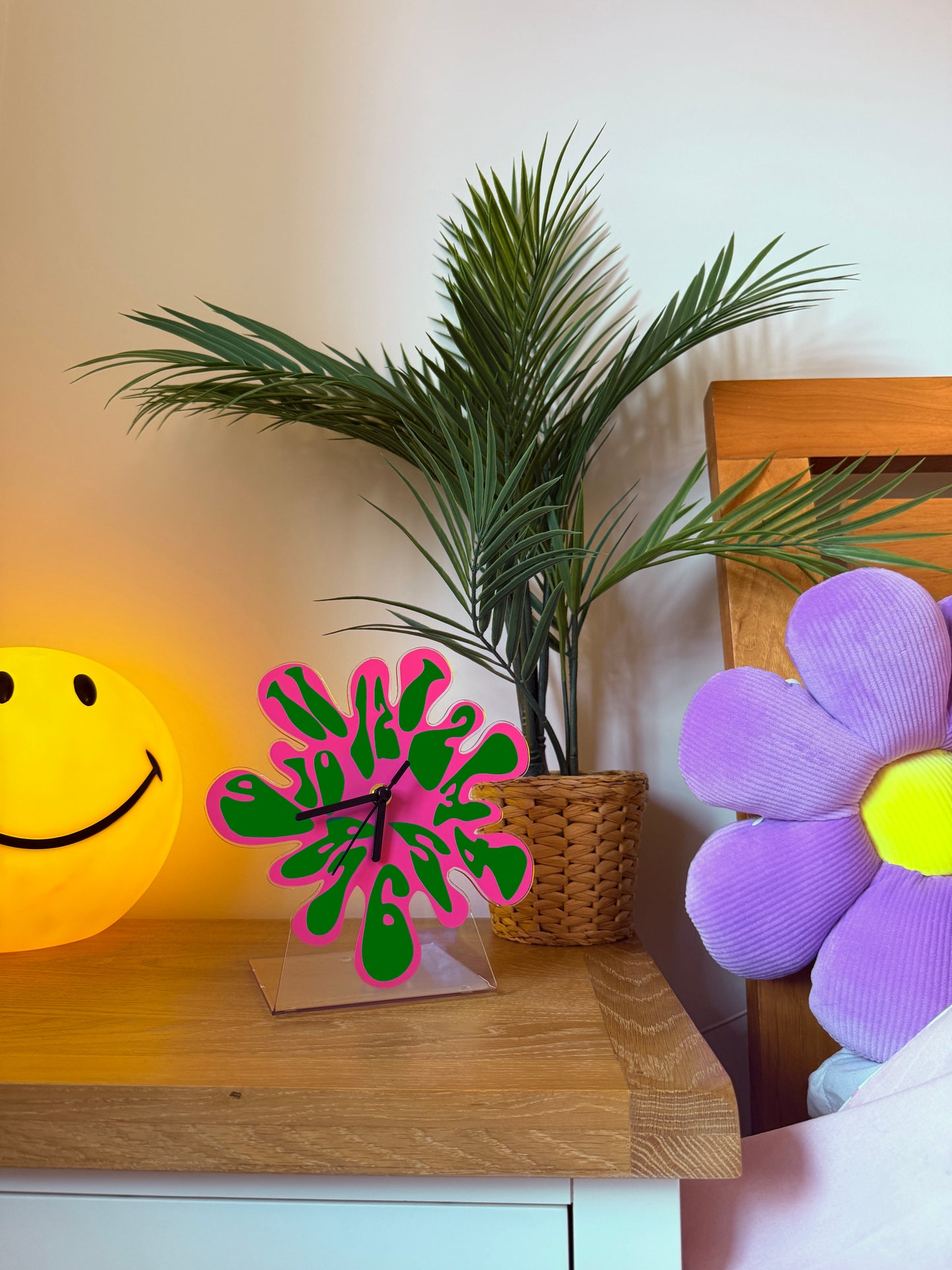 Blob psychedelic numbers table decorative clock silent movement