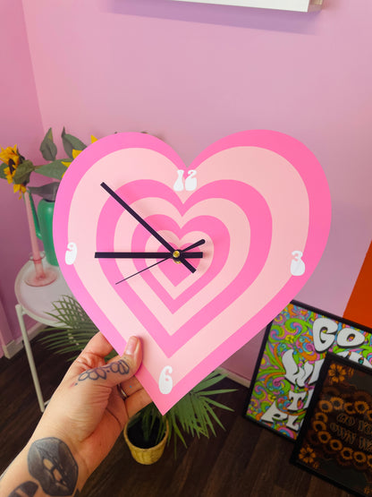 Retro heart pattern heart shaped decorative clock silent movement