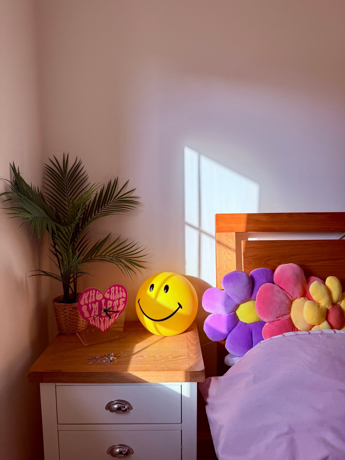 Who cares i'm late anyway heart shaped table decorative clock silent movement