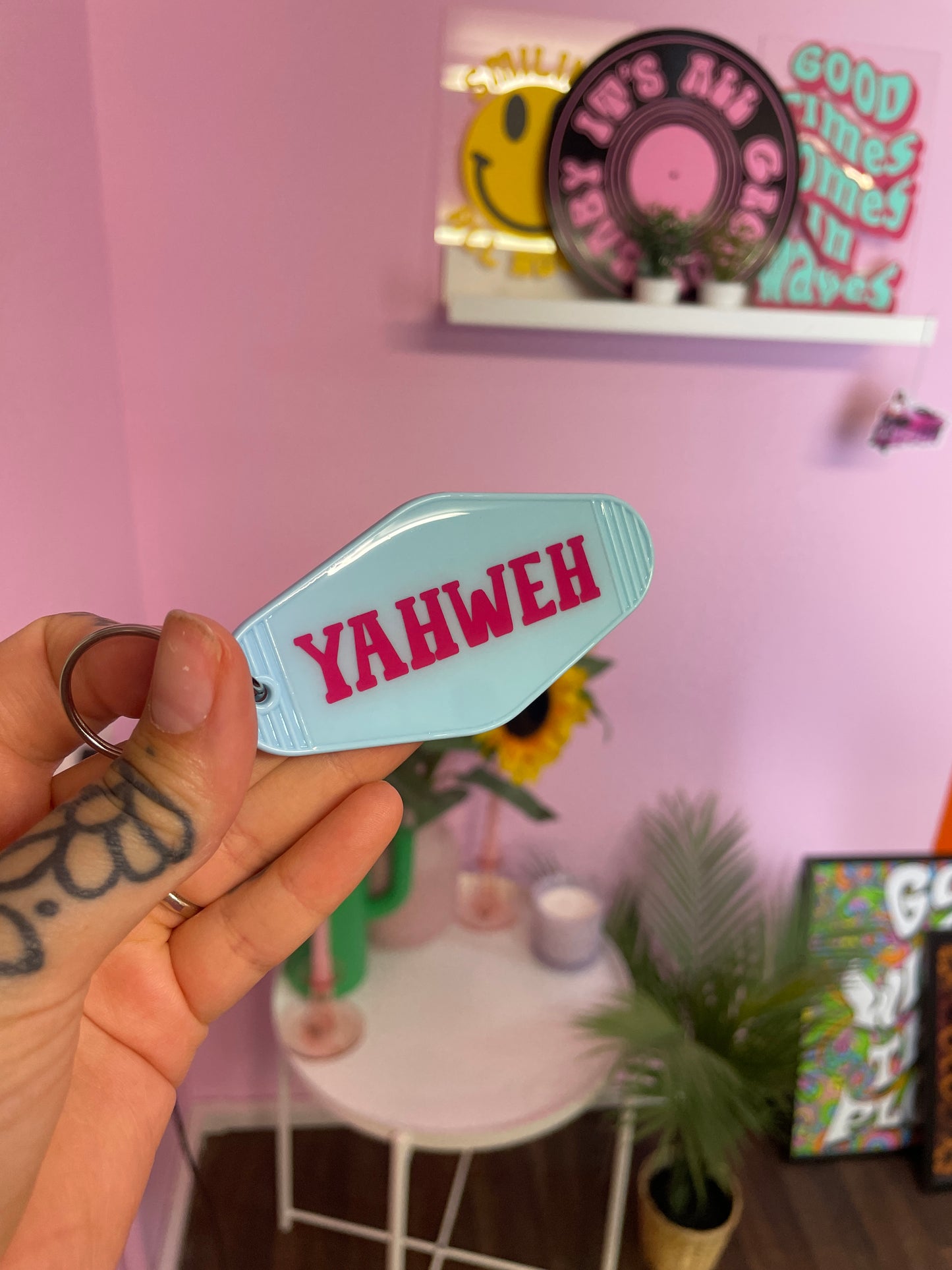 Personalised custom text motel keychain keyring various colours