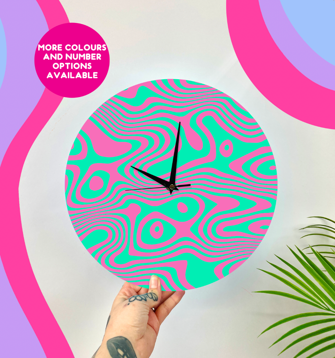 Psychedelic swirl retro pattern circle shaped decorative clock silent movement