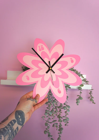 Flower pattern flower shaped decorative clock silent movement